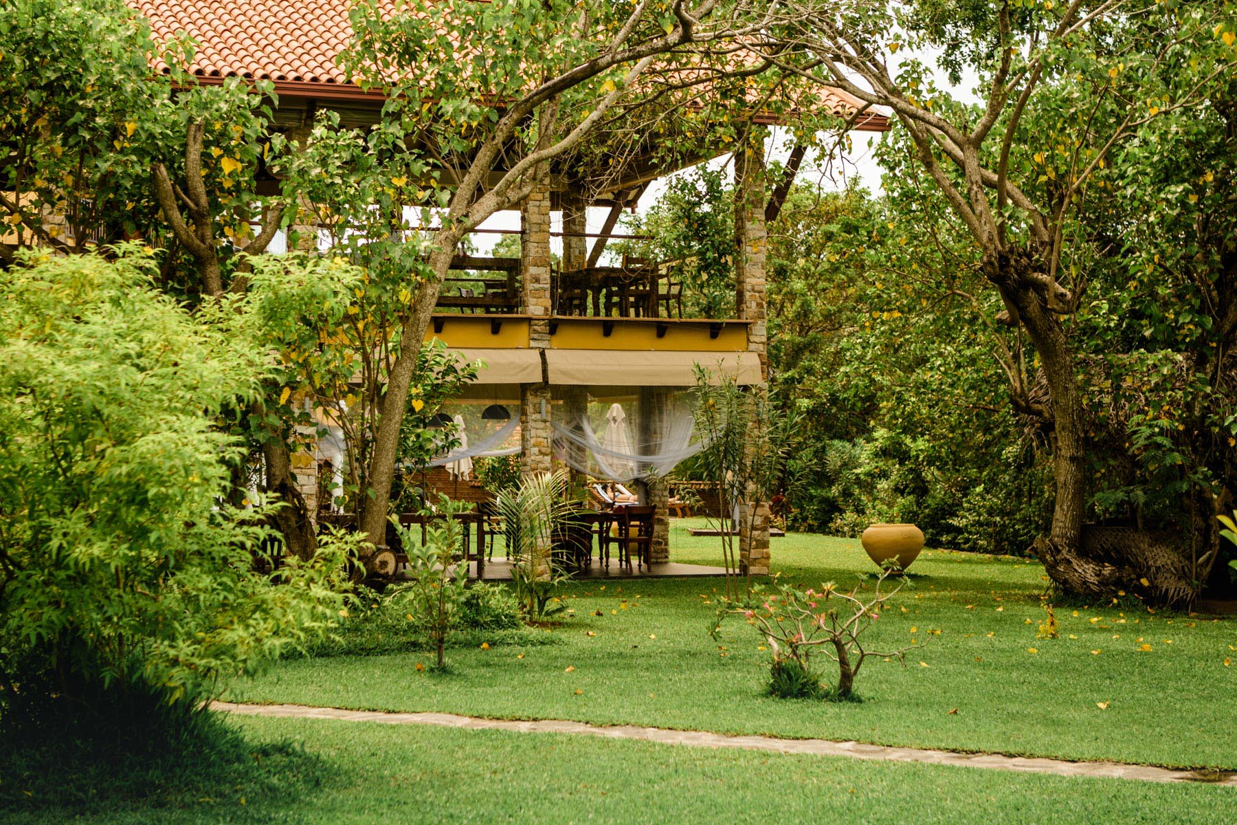 Thaulle-Resort-Sri-Lanka-The-Restaurant1