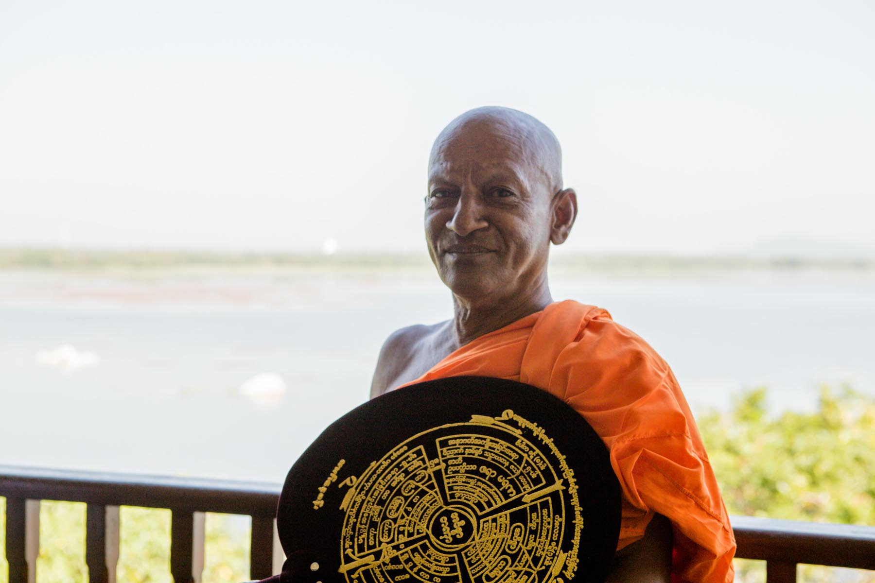 Thaulle-Resort-Sri-Lanka-Activites-Monk