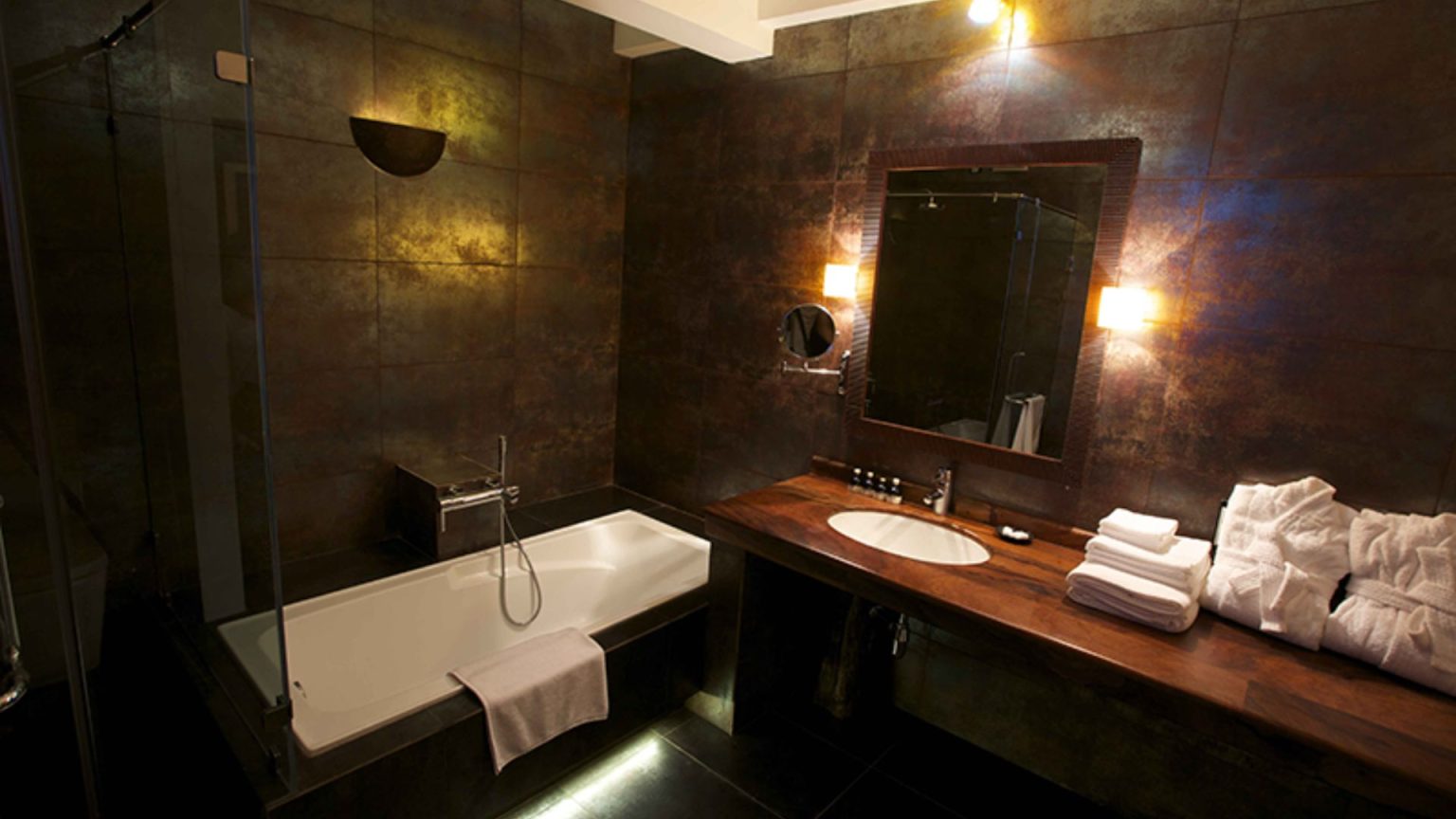 Classic Deluxe Zimmer im Thaulle Ayurveda Resort mit großzügigem Wohnbereich