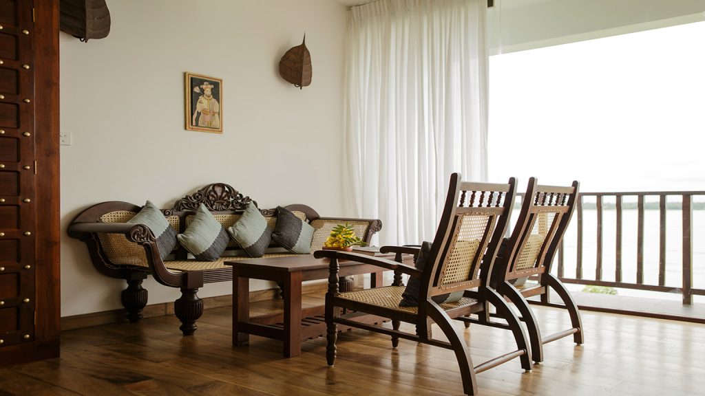 Classic Deluxe Zimmer im Thaulle Ayurveda Resort mit großzügigem Wohnbereich