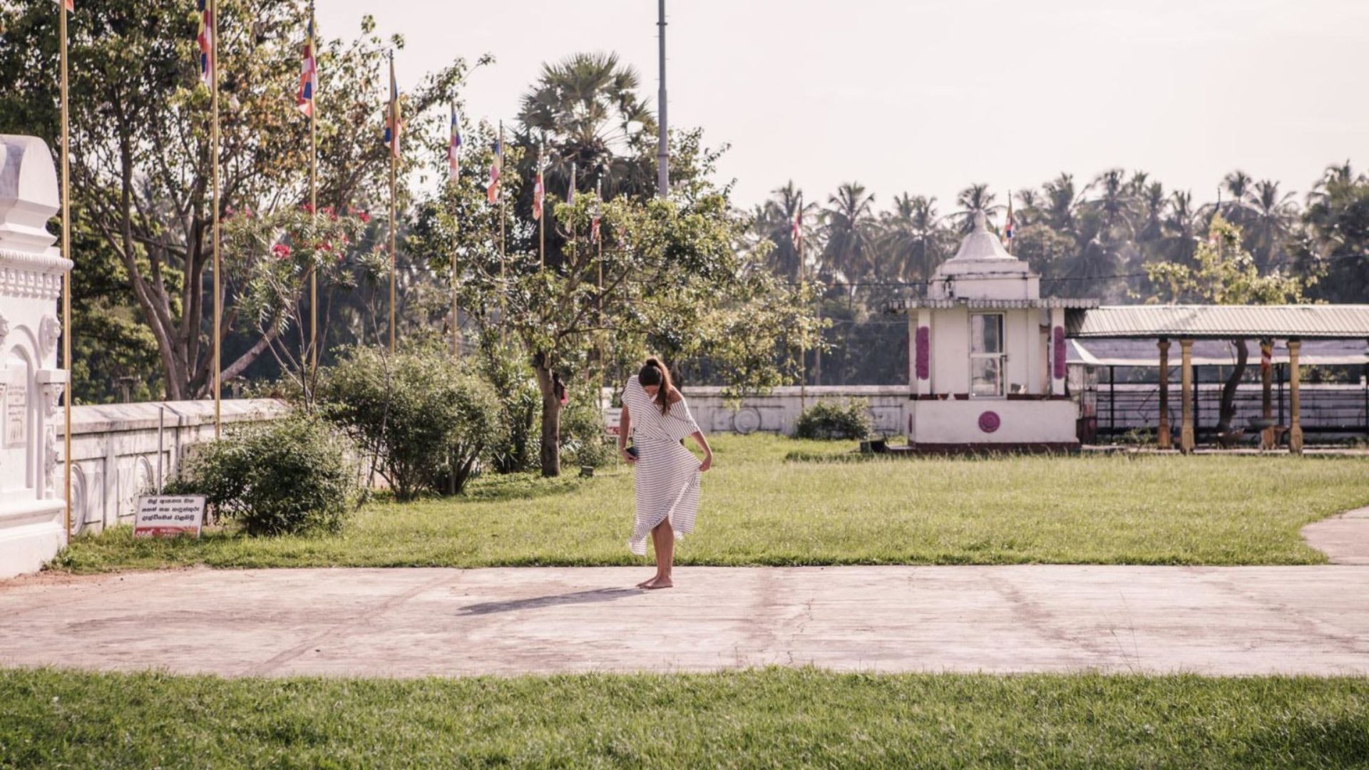 Ruhiger Tempelhof nahe Kataragama