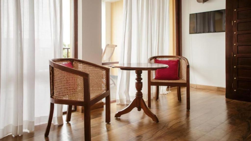 Superior Zimmer im Thaulle Ayurveda Resort mit Balkon und Blick ins Gruene