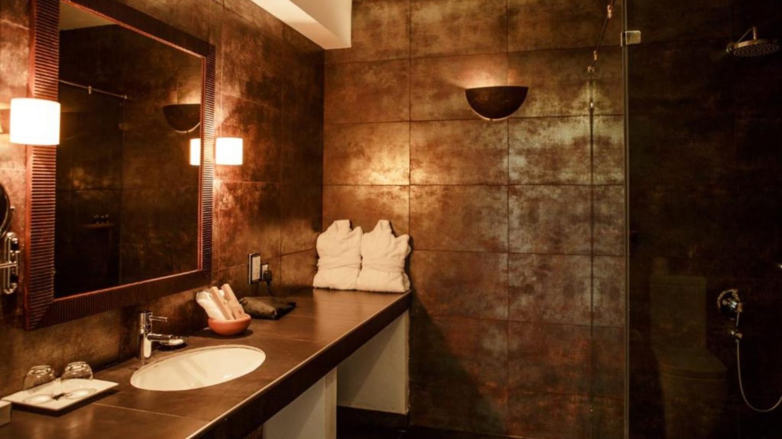 Superior Zimmer im Thaulle Ayurveda Resort mit Balkon und Blick ins Gruene