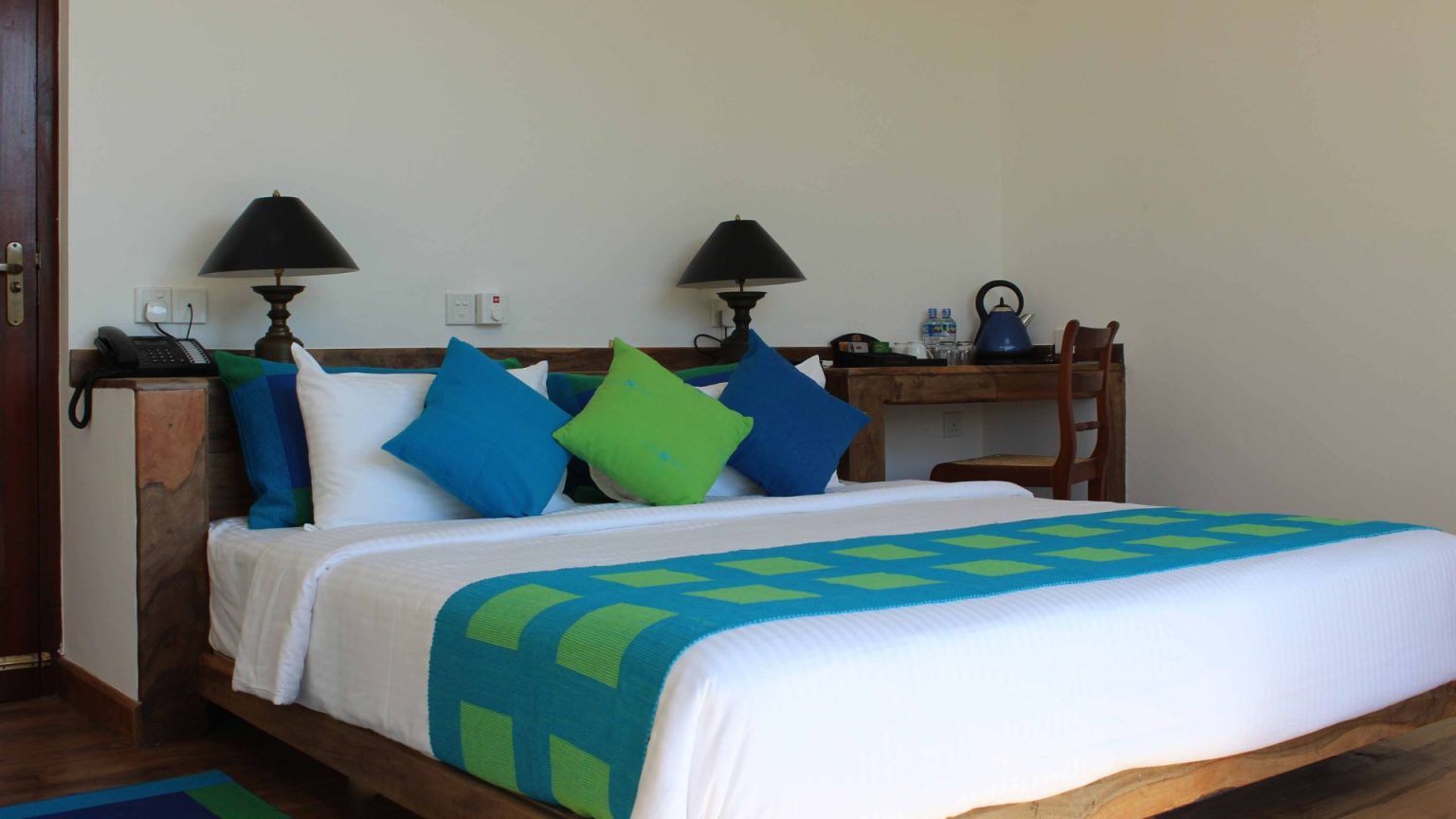 Superior Zimmer im Thaulle Ayurveda Resort mit Balkon und Blick ins Gruene